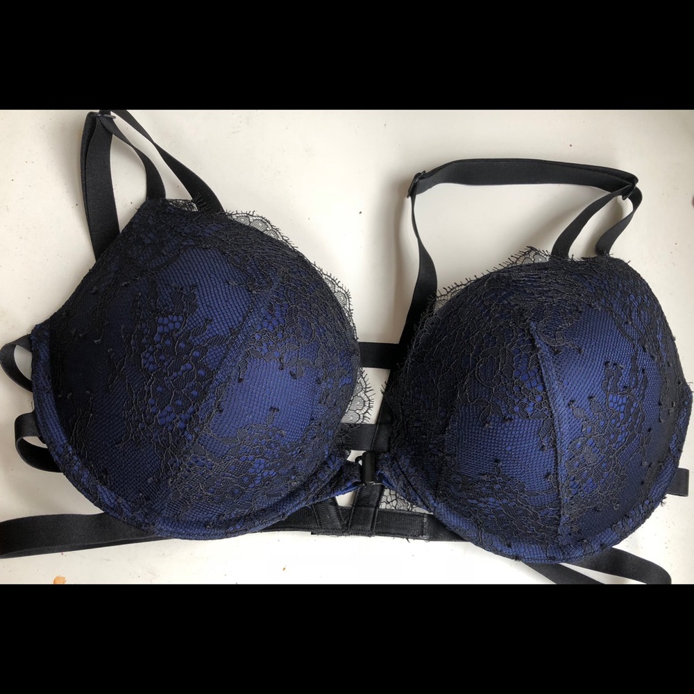 NWOT Victoria’s secret fashion show 34D push up